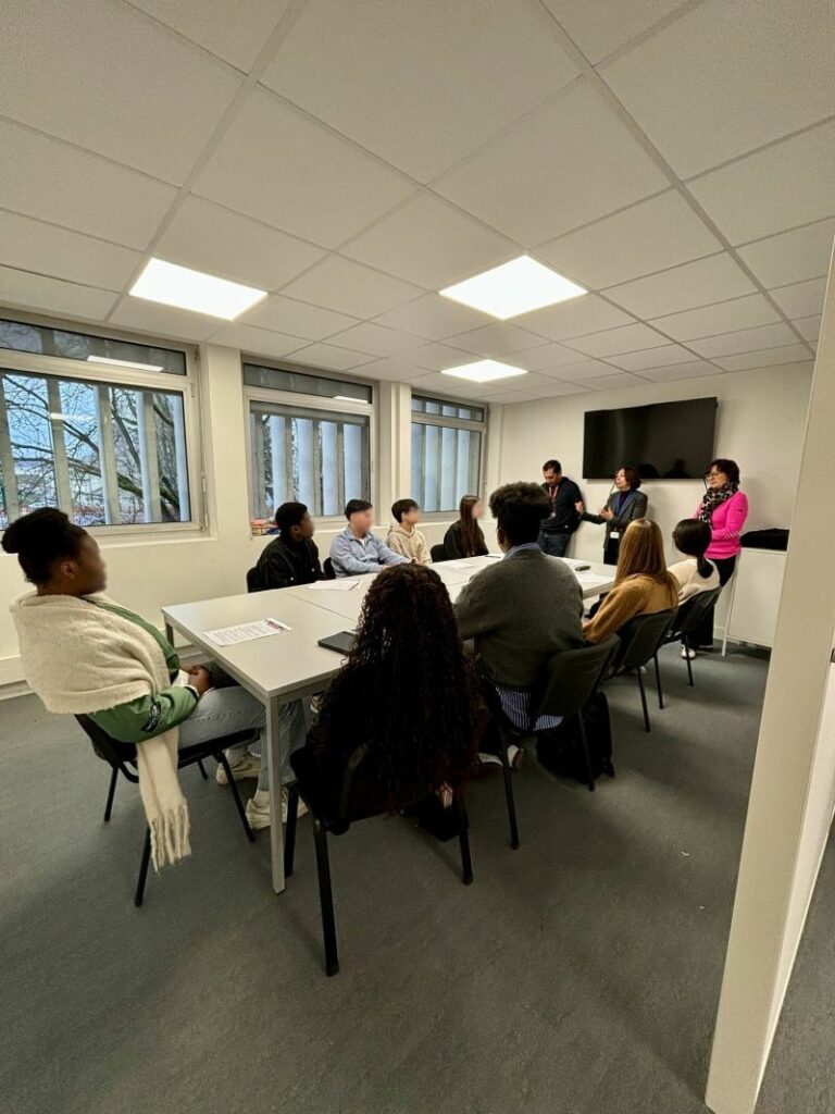 Les stagiaires pendant la présentation de la Technopole d'Orléans